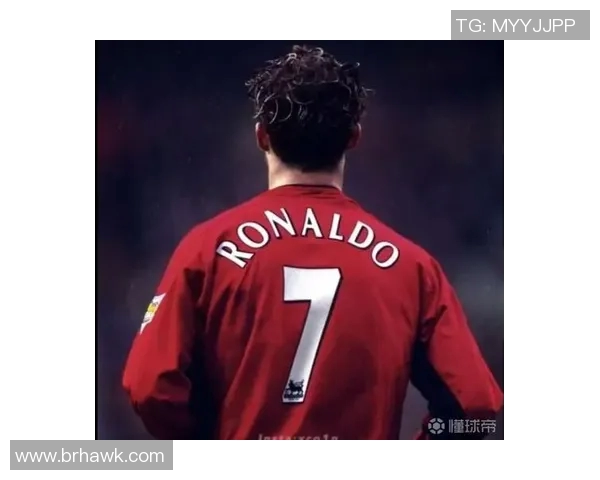 红色头像下的霸气足球明星展现无与伦比的风采与魅力